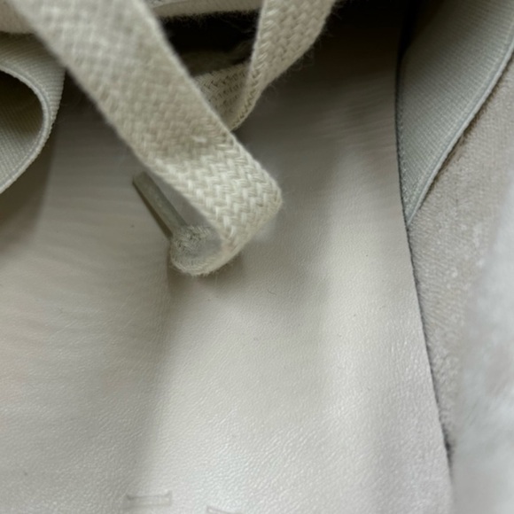 Gucci Men's low top screener sneakers . Paneled leather design . Size 12.5 - Picture 10 of 11